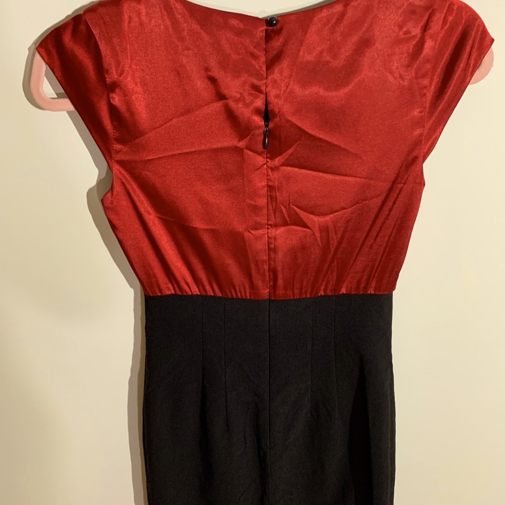 Black and red cocktail dress with satin top - Picture 5 of 5